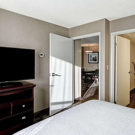 Hampton Inn & Suites By Hilton Calgary-Airport Extérieur photo